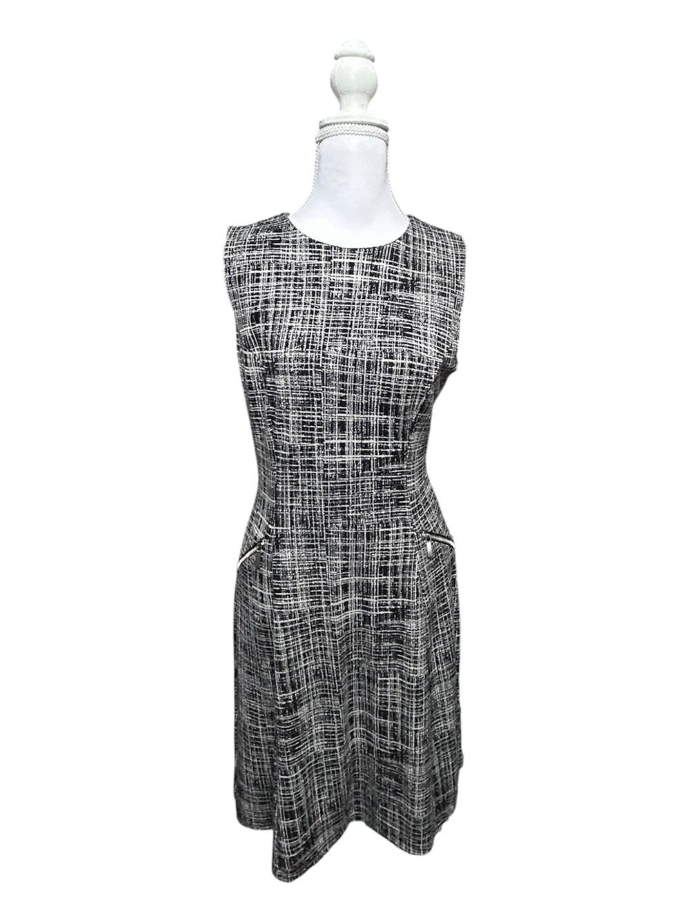 Sharagano  Sleeveless  Black And White Grid Print Zipper Decor Size 6